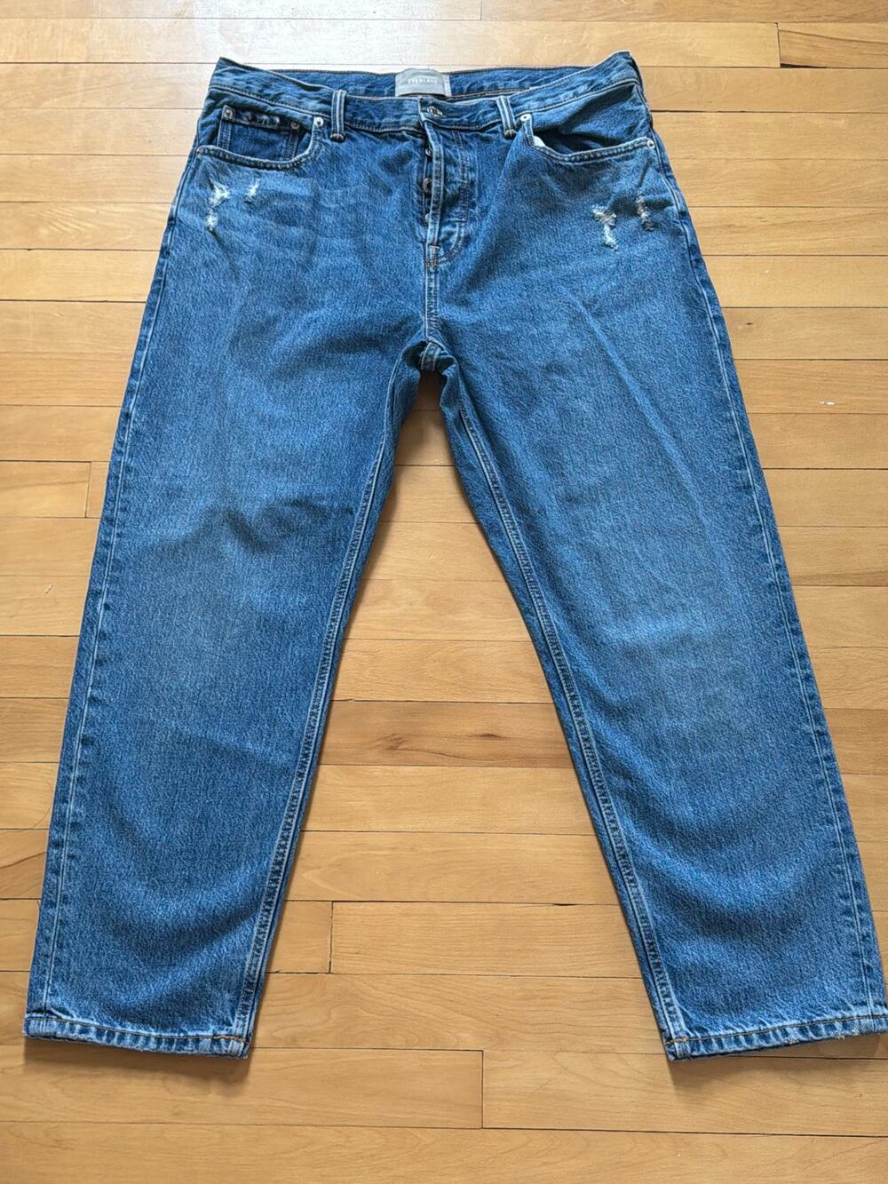 Everlane Size 31 Boyfriend Fit High Rise Distressed Button Fly